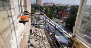 Демонтаж балкона Ярцево, цена от 2921 руб.