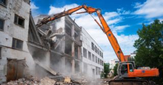 Промышленный демонтаж зданий Ярцево, цена от 2921 руб.